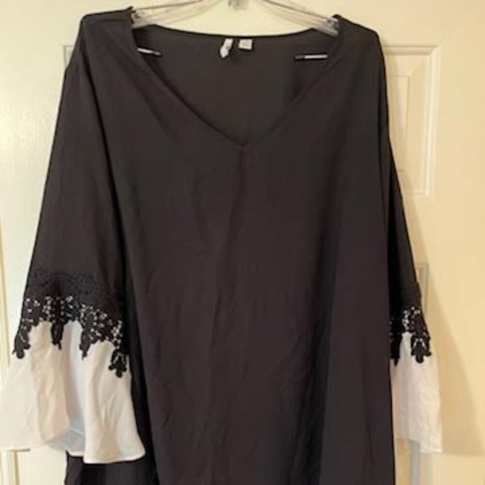 CATO 26/28 Blouse Black with white selves